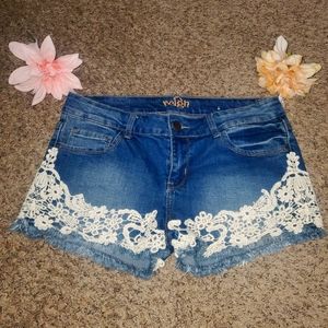 REIGN JEANS SHORT GOOD CONDITION